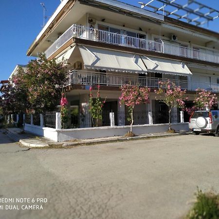 Cosi Apartment Paralia Dionisiou Exterior foto